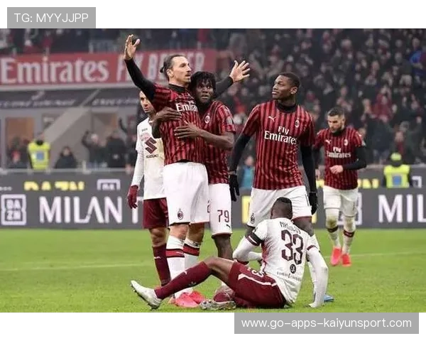 米兰352阵型迎战罗马,莱奥、恩昆库领衔锋线,米兰4312阵型